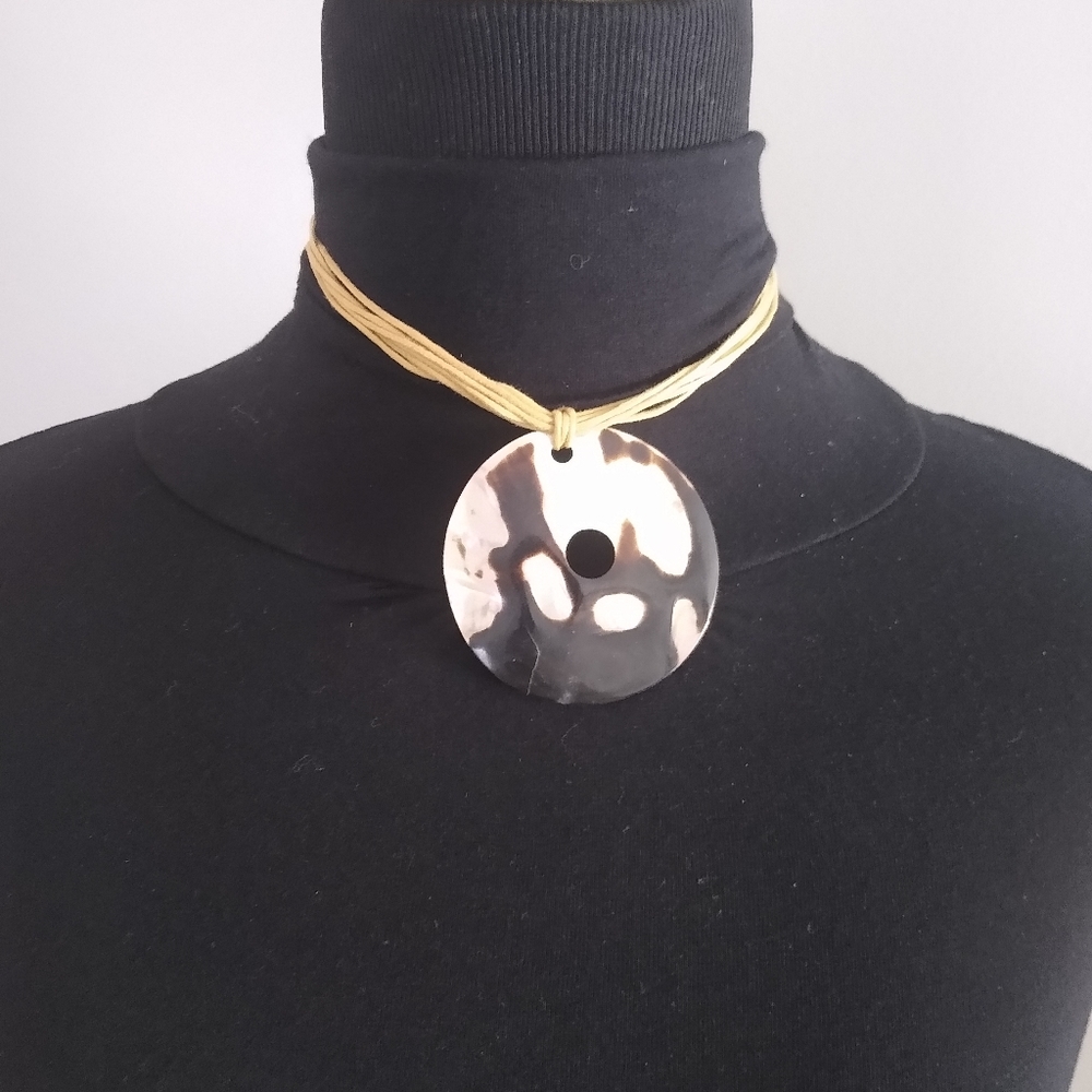 Rope necklace with shell pendant